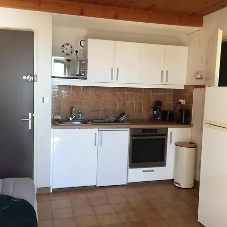 Climatise 2 Pieces Avec Solarium Pour 4 Personnes, Parking Prive, Proche - Fr-1-335-166 Apartamento Hyères