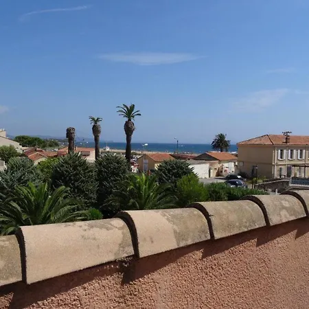 Climatise 2 Pieces Avec Solarium Pour 4 Personnes, Parking Prive, Proche - Fr-1-335-166 Apartamento Hyères
